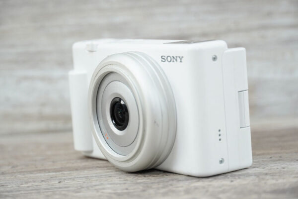 Sony Zv 1F Vlog Camera For Content Creators And Vloggers White - Image 3