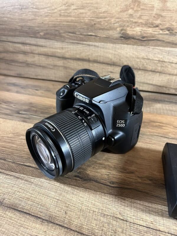 Canon Eos 250D 24.1Mp Digital Slr Camera W/ 18-55Mm F/3.5-5.6 Iii - Image 4