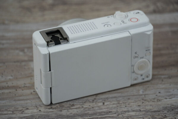 Sony Zv 1F Vlog Camera For Content Creators And Vloggers White - Image 11