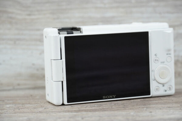Sony Zv 1F Vlog Camera For Content Creators And Vloggers White - Image 4