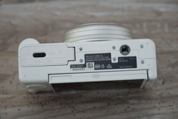Sony Zv 1F Vlog Camera For Content Creators And Vloggers White - Image 7