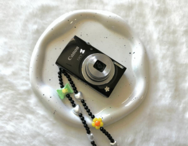 Canon ixy120 digital camera - Image 4