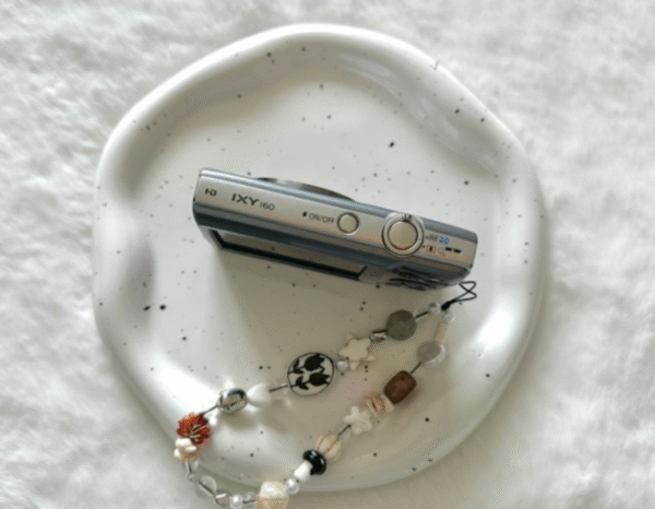 Canon IXY160 digital camera - Image 2