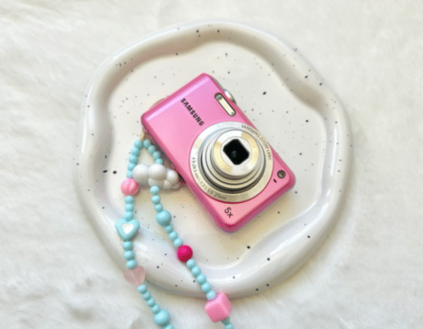 Samsung pink ES65 digital camera - Image 4