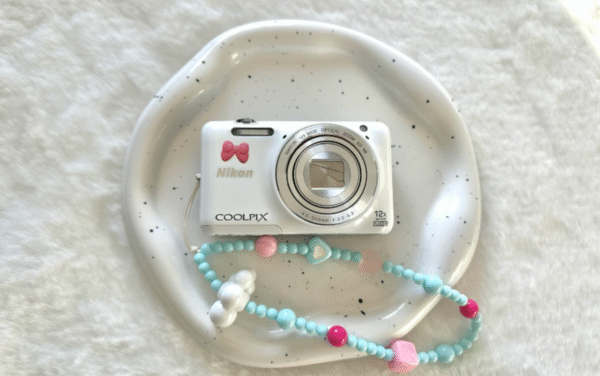 Nikon white coolpix s6600 flip screen digital cameras - Image 8