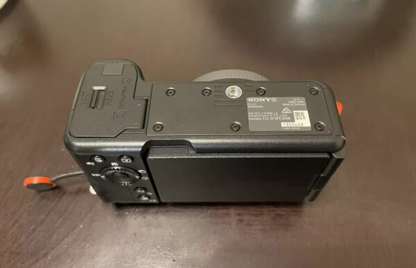 Sony Alpha ZV-E1 Full-Frame Mirrorless Vlog Camera - Image 3