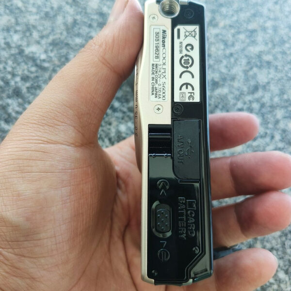 Nikon Coolpix S6000 Digital Camera Iw - Image 4