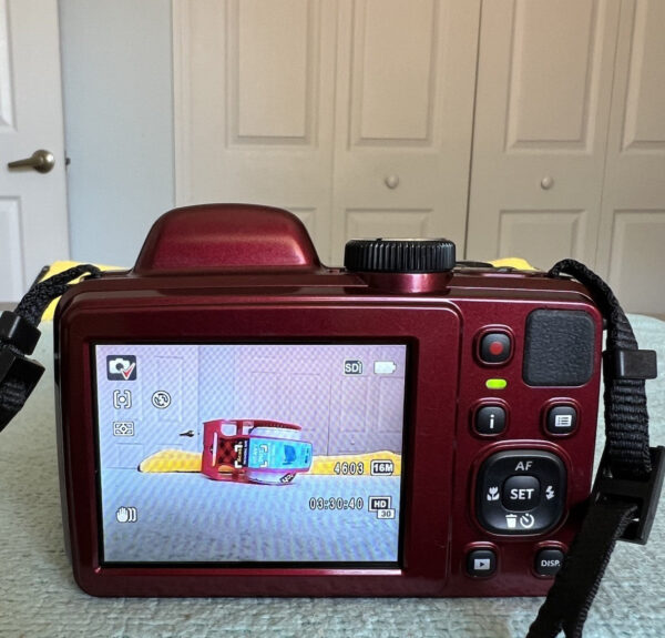 📸 Kodak PixPro AZ401 Digital Camera – Red | Pre-Owned Bundle - Image 4