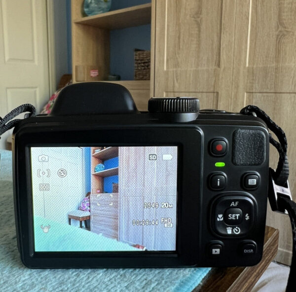 📸 Kodak PIXPRO AZ425-BK – 20MP Digital Camera with 42X Optical Zoom - Image 2