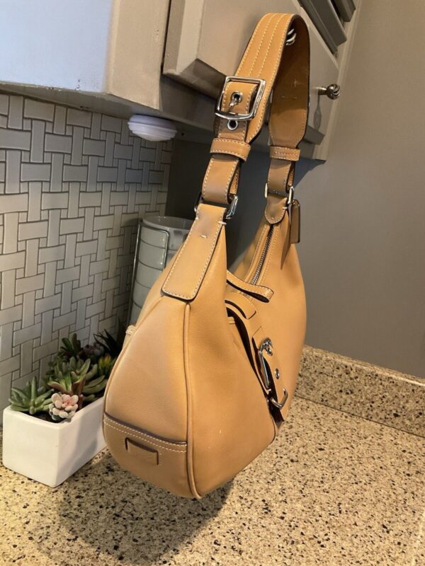 Coach Vintage Hamptons Leather Buckle Hobo Shoulder Bag 7548 Camel - Image 4
