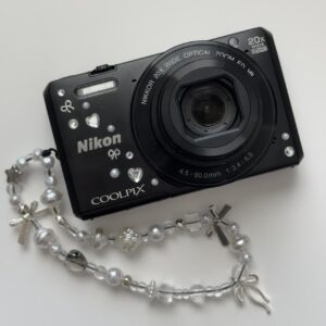 Nikon Coolpix S7000 Digital Camera Bundle Jh