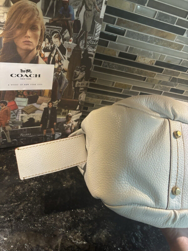 COACH 1941 BANDIT HOBO 39 Glovetanned Pebble Leather Handbag Chalk 86760 - Image 10