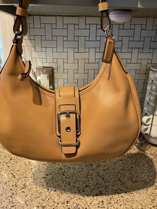 Coach Vintage Hamptons Leather Buckle Hobo Shoulder Bag 7548 Camel - Image 2