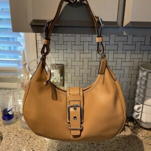 Coach Vintage Hamptons Leather Buckle Hobo Shoulder Bag 7548 Camel