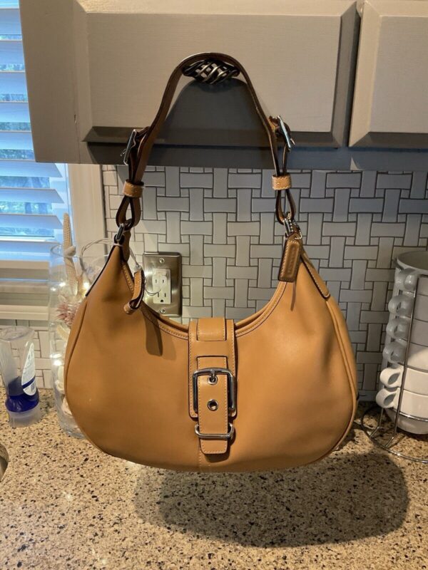 Coach Vintage Hamptons Leather Buckle Hobo Shoulder Bag 7548 Camel