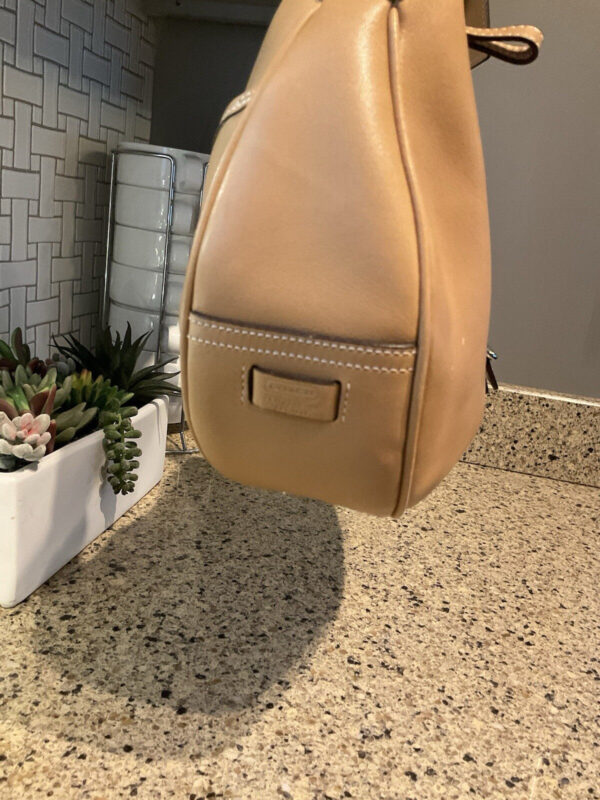 Coach Vintage Hamptons Leather Buckle Hobo Shoulder Bag 7548 Camel - Image 5
